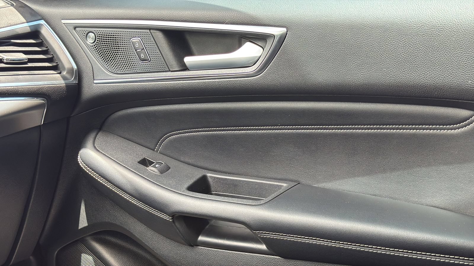 Certified 2023 Ford Edge Titanium AWD/4WD image 23