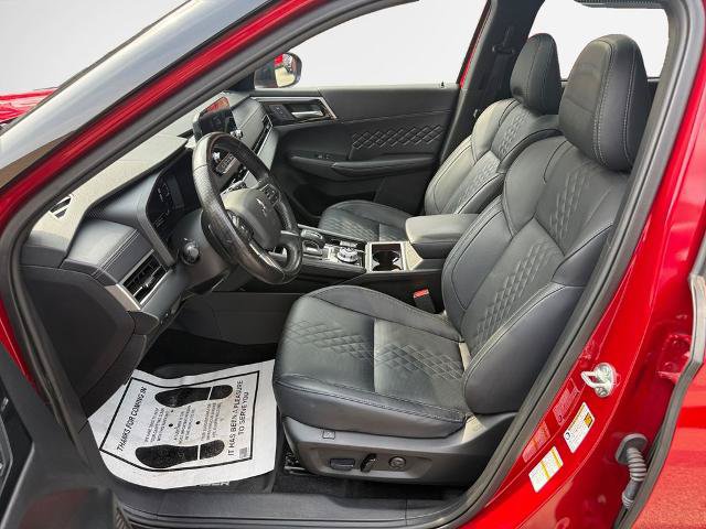 Used 2025 Mitsubishi Outlander 4WD Plug-In Hybrid image 12