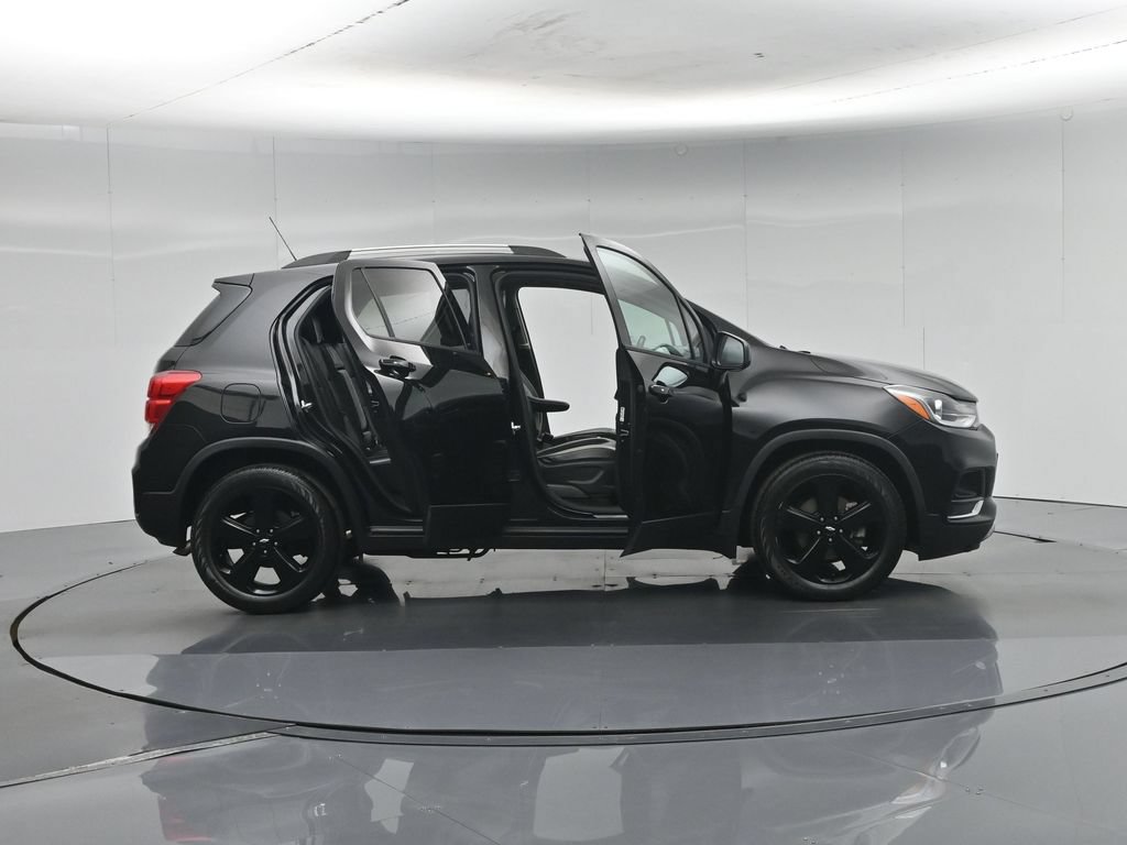 Used 2018 Chevrolet Trax Premier w/ Midnight Edition FWD image 5