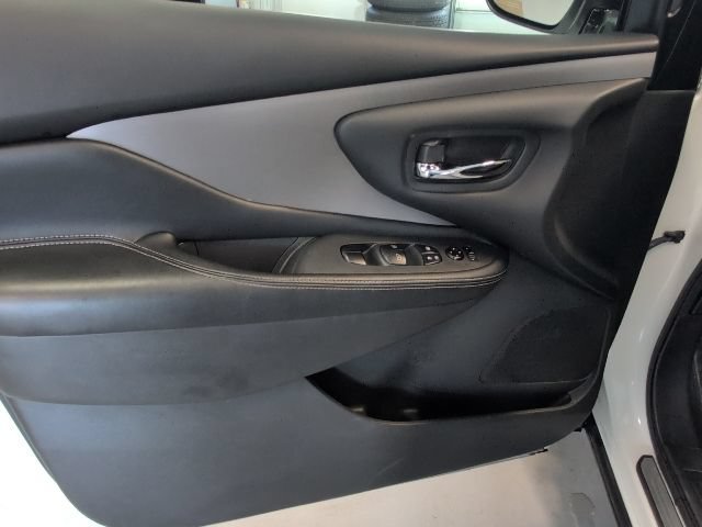 Used 2024 Nissan Murano SV AWD/4WD image 13