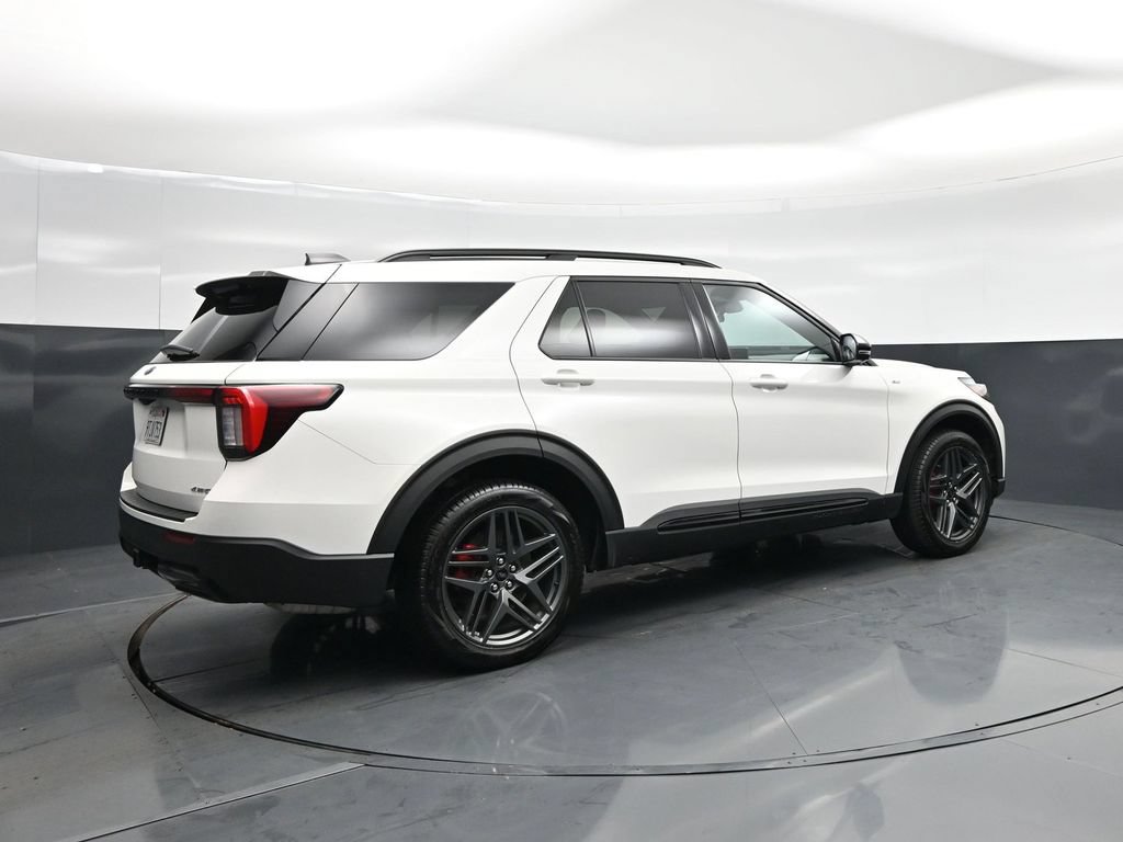 Certified 2025 Ford Explorer ST-Line w/ ST-Line Street Pack AWD/4WD image 22