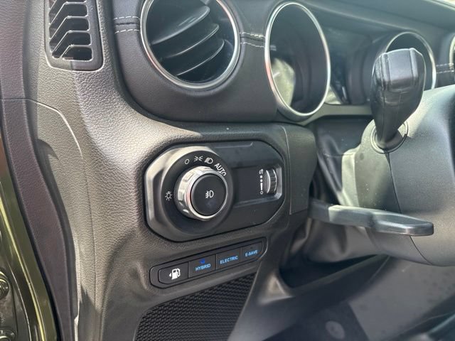 Used 2023 Jeep Wrangler Unlimited Sahara w/ Cold Weather Group AWD/4WD image 20
