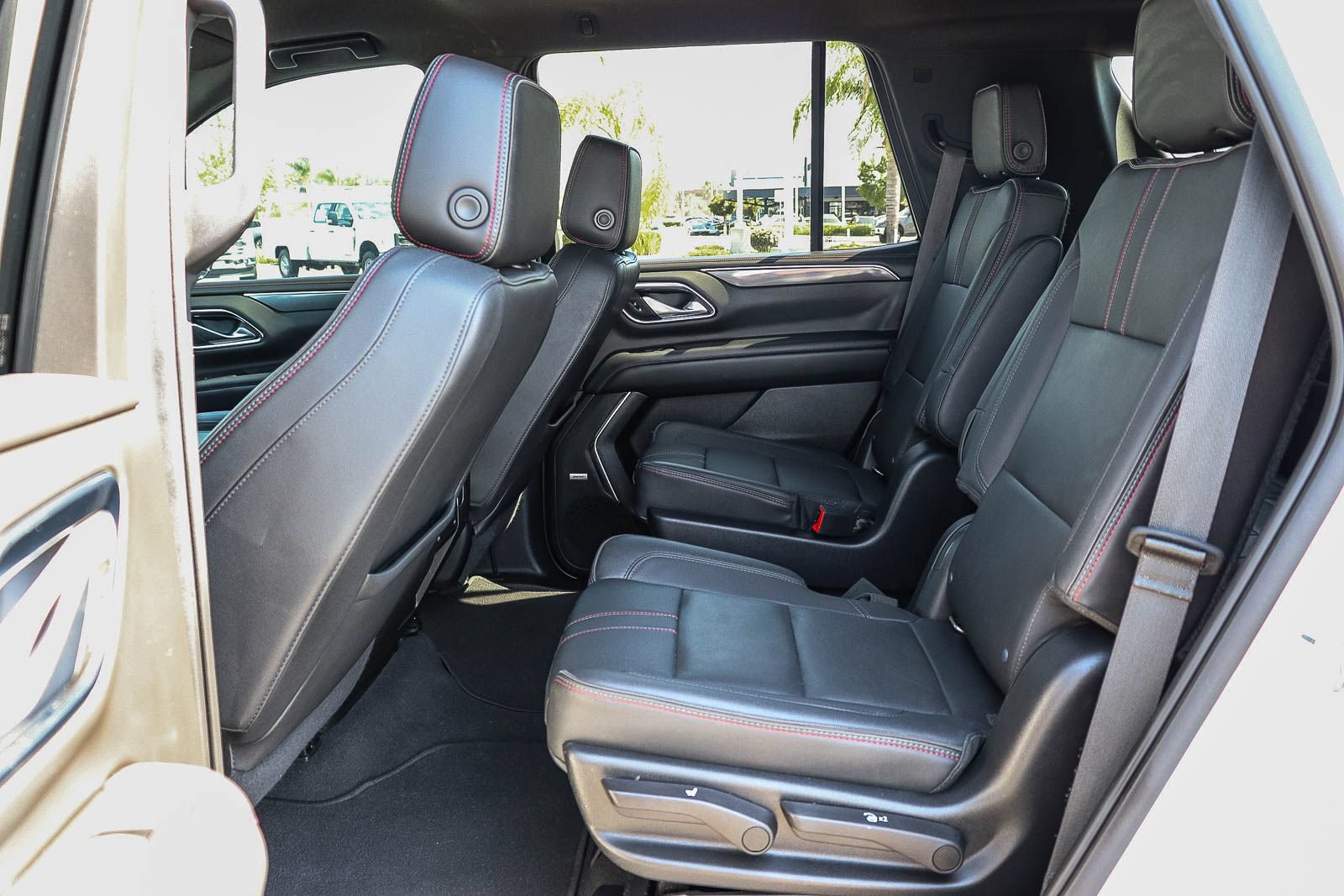 Used 2022 Chevrolet Tahoe RST w/ Luxury Package RWD image 17