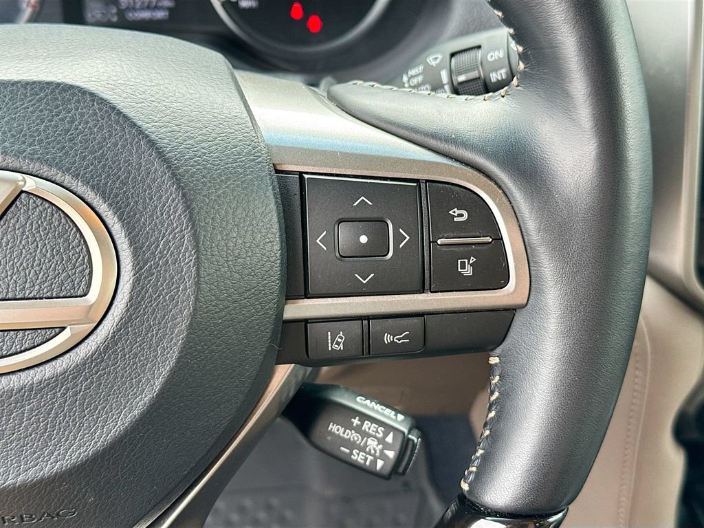Used 2023 Lexus GX 460 Luxury w/ Accessory Package AWD/4WD image 13