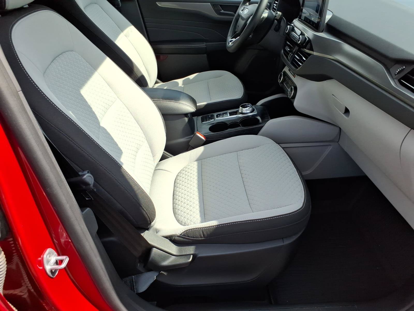 Certified 2023 Ford Escape Active AWD/4WD image 8
