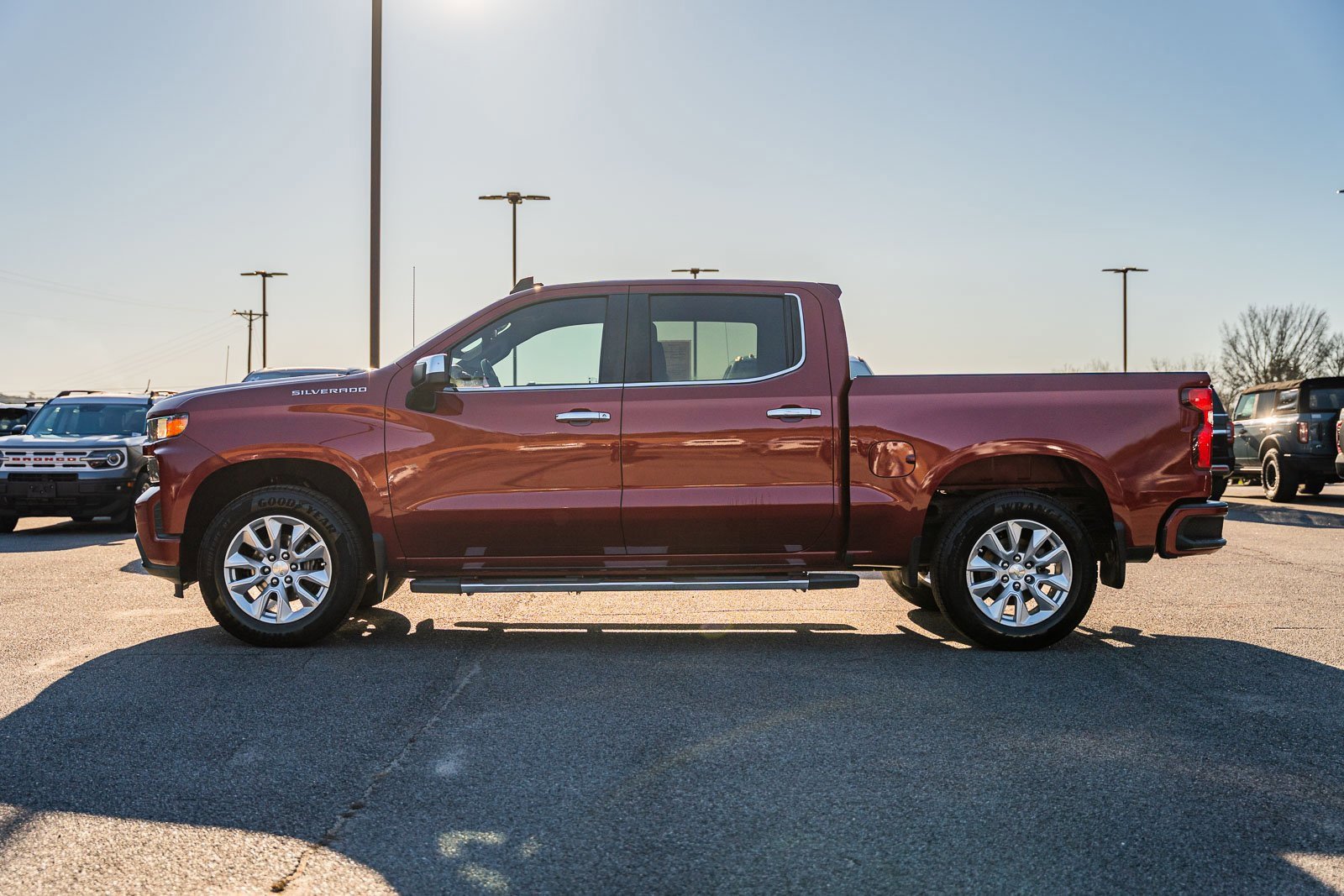 Used 2020 Chevrolet Silverado 1500 Custom w/ Custom Value Package image 2