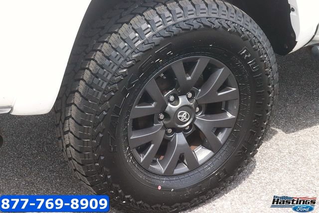 Used 2020 Toyota Tacoma SR5 AWD/4WD image 7