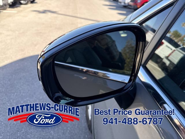 Used 2025 Chrysler Pacifica Select FWD image 8