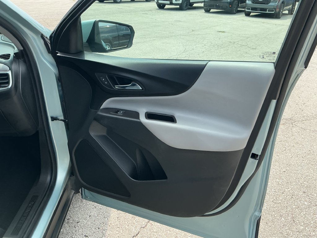 Used 2022 Chevrolet Equinox LT FWD image 17