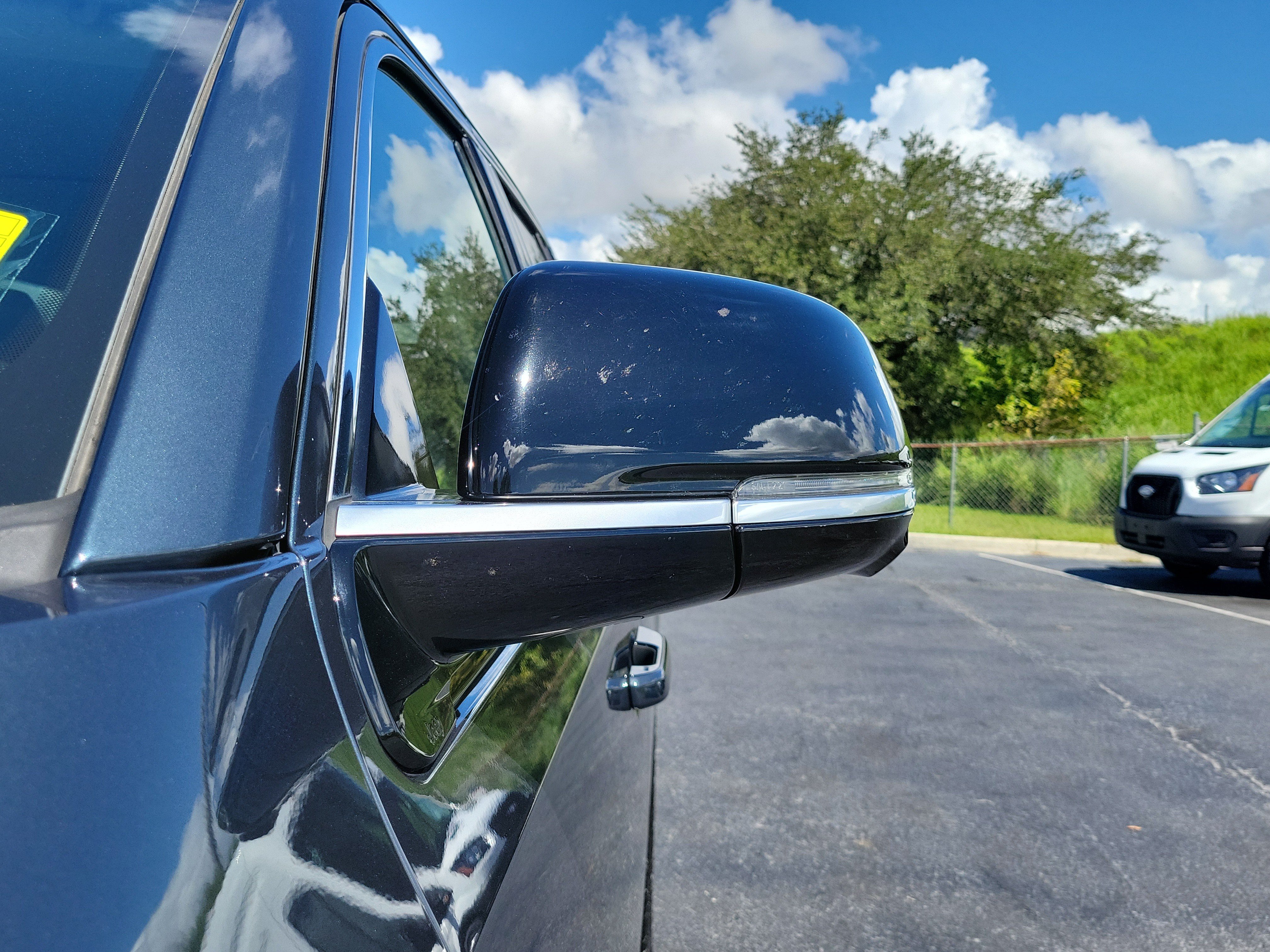 Used 2023 Jeep Wagoneer 4WD w/ Premium Group I image 4