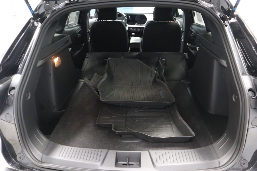 Used 2024 Chevrolet Trax RS w/ Driver Confidence Package image 17