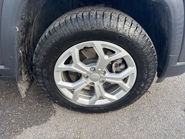 Used 2024 Jeep Compass Latitude image 13