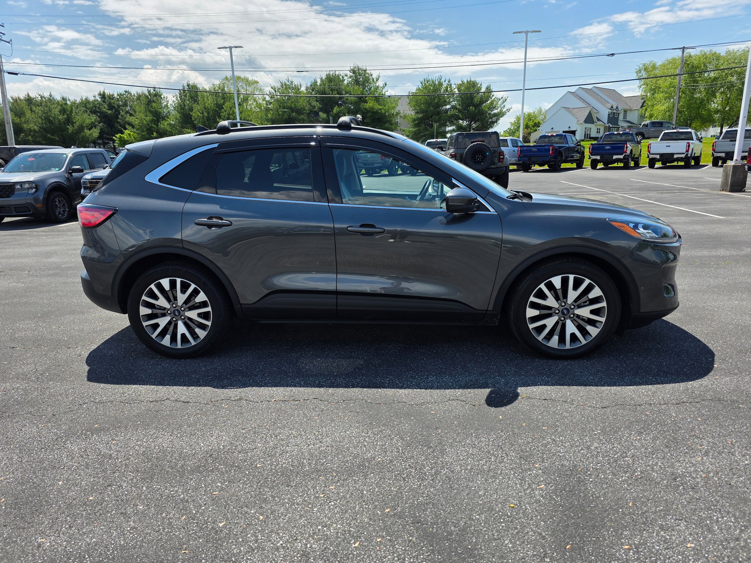 Certified 2020 Ford Escape Titanium FWD image 6