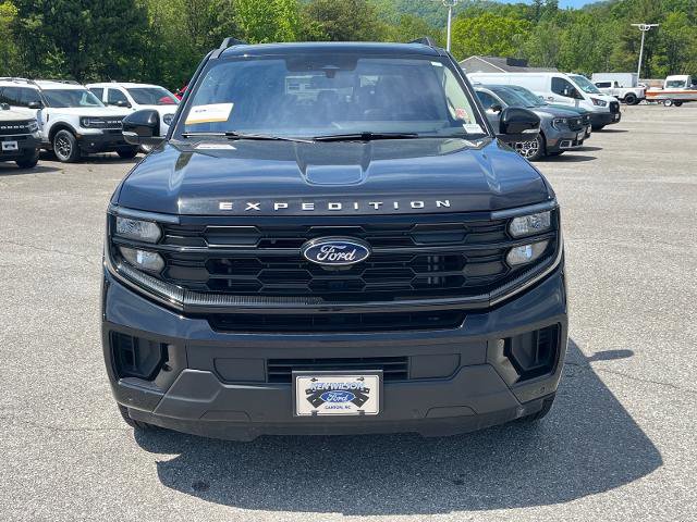 Certified 2025 Ford Expedition Active AWD/4WD image 5