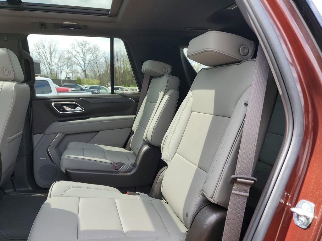 Used 2022 GMC Yukon SLT w/ SLT Luxury Package AWD/4WD image 11