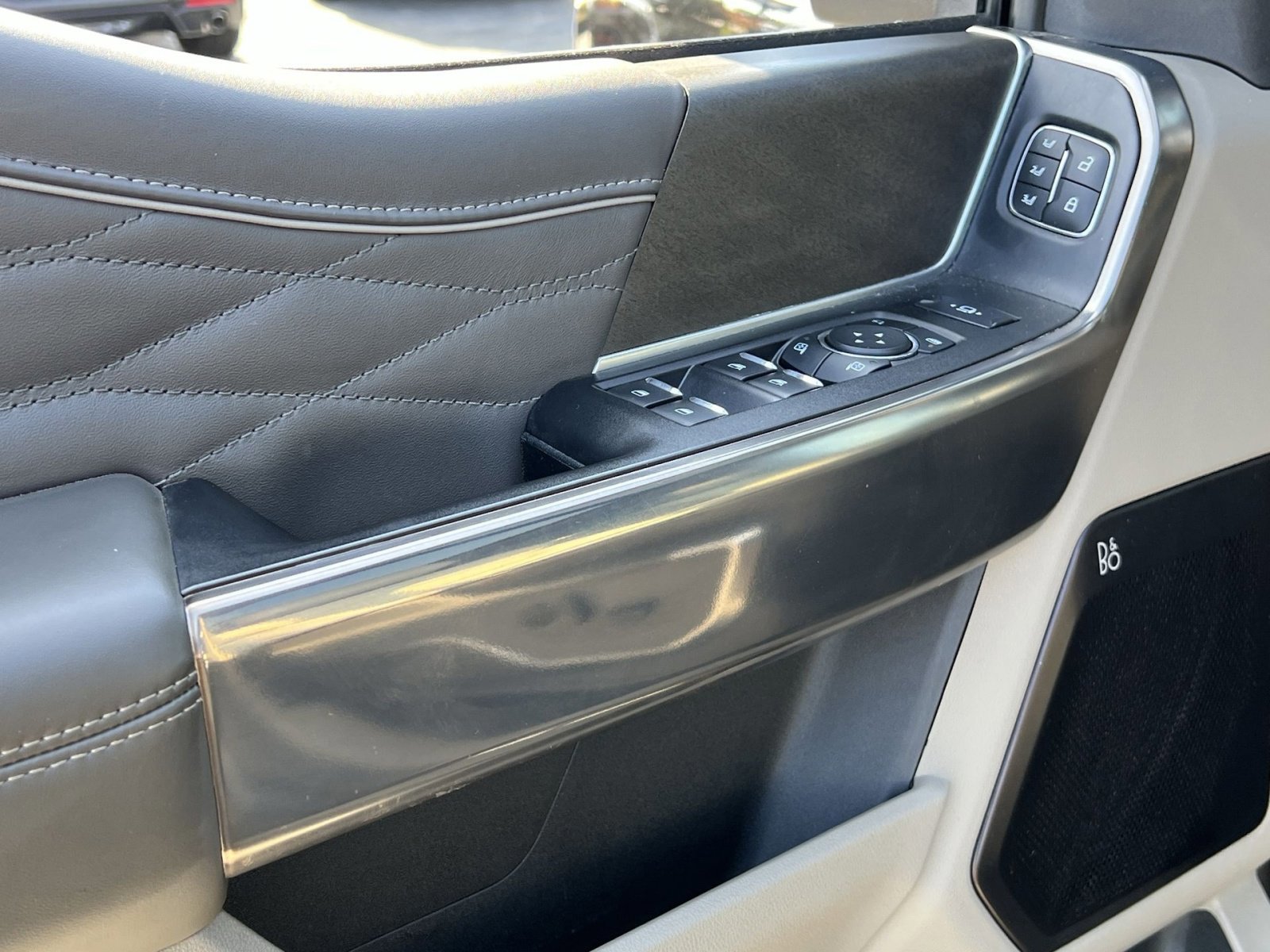 Certified 2025 Ford F450 Platinum w/ Platinum Plus Package image 15