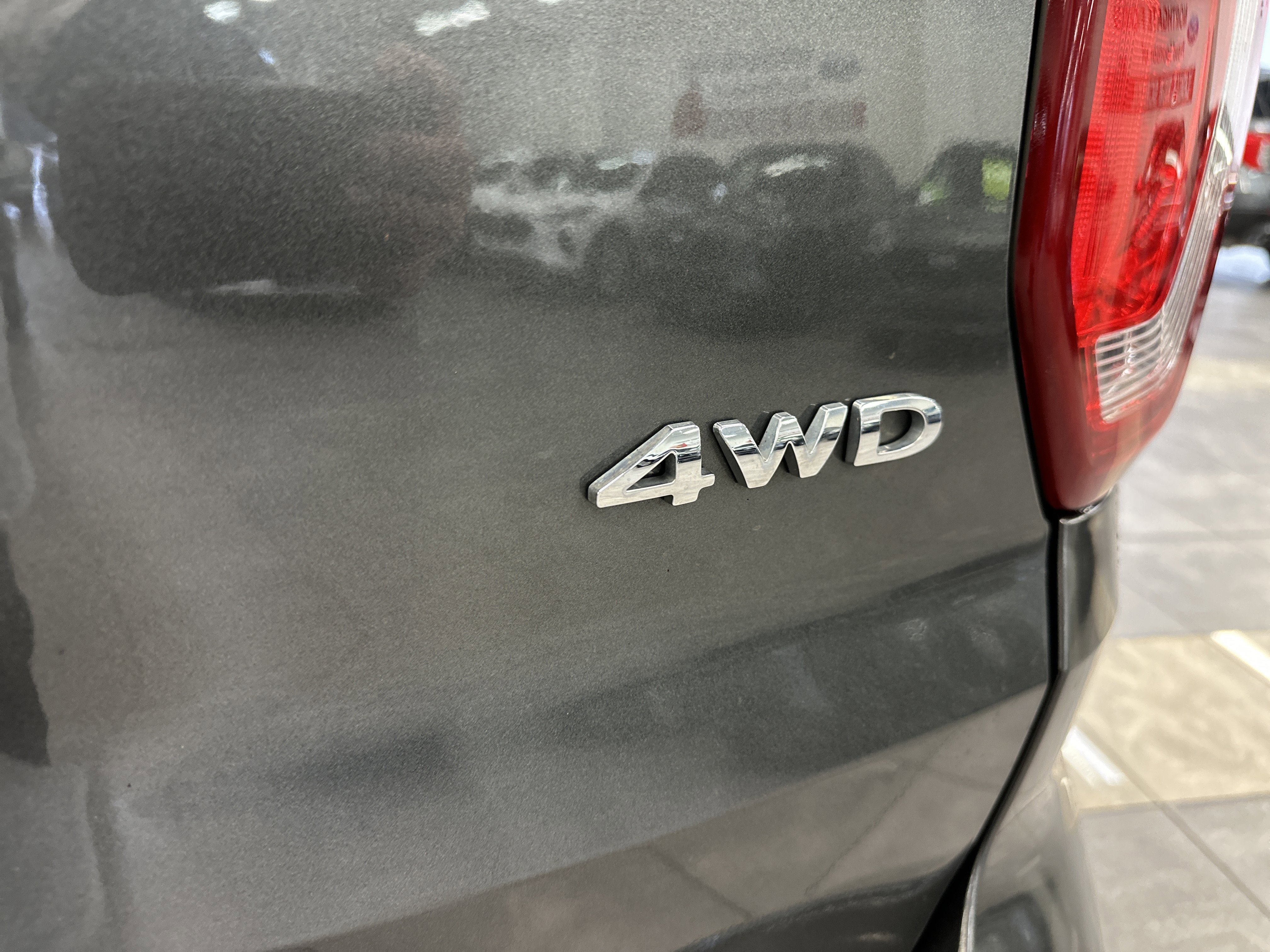 Certified 2019 Ford Explorer XLT w/ Equipment Group 202A image 10