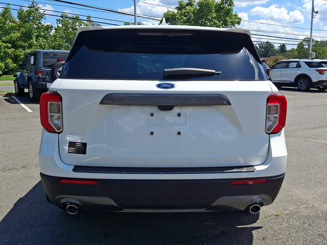 Certified 2024 Ford Explorer XLT w/ Equipment Group 202A AWD/4WD image 9