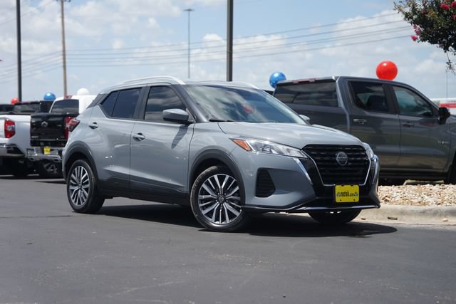 Used 2021 Nissan Kicks SV FWD image 2