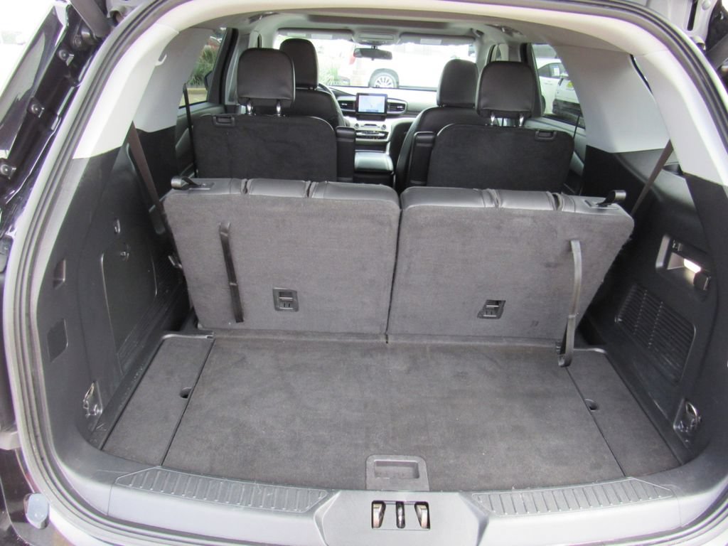 Certified 2022 Ford Explorer XLT w/ Equipment Group 202A RWD image 19