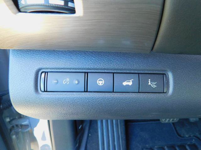 Used 2024 Nissan Pathfinder Platinum AWD/4WD image 18