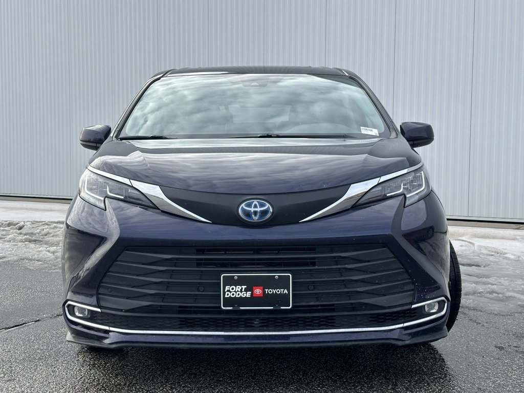 Used 2021 Toyota Sienna XLE image 7