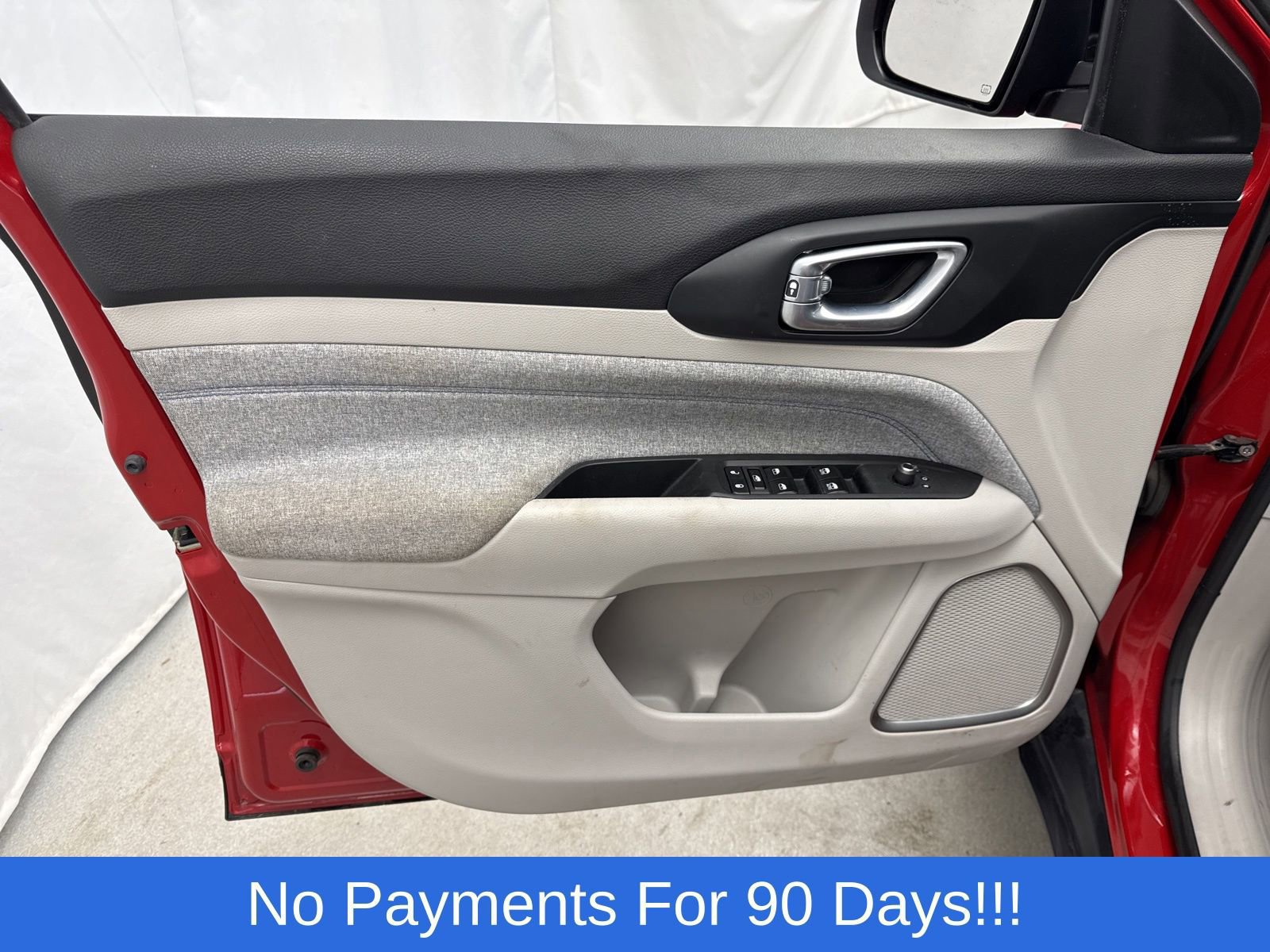 Used 2023 Jeep Compass Latitude image 13