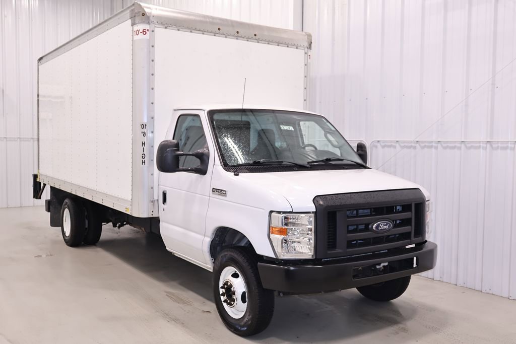 Certified 2019 Ford E-450 and Econoline 450 Super Duty w/ Power Windows & Locks Group RWD image 4