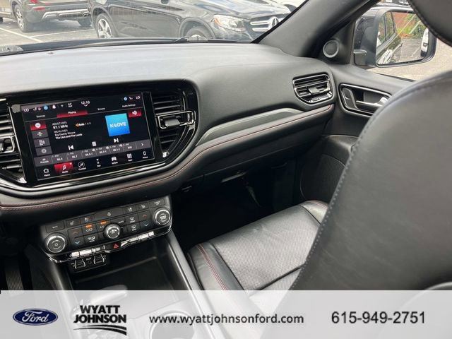 Used 2024 Dodge Durango GT RWD image 14