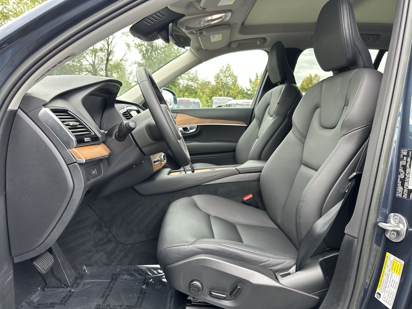 Used 2023 Volvo XC90 B6 Plus w/ Protection Package AWD/4WD image 14
