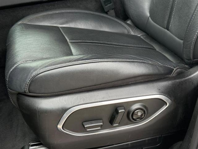 Used 2024 Jeep Wagoneer L Series II w/ Flexible Seating Group AWD/4WD image 25