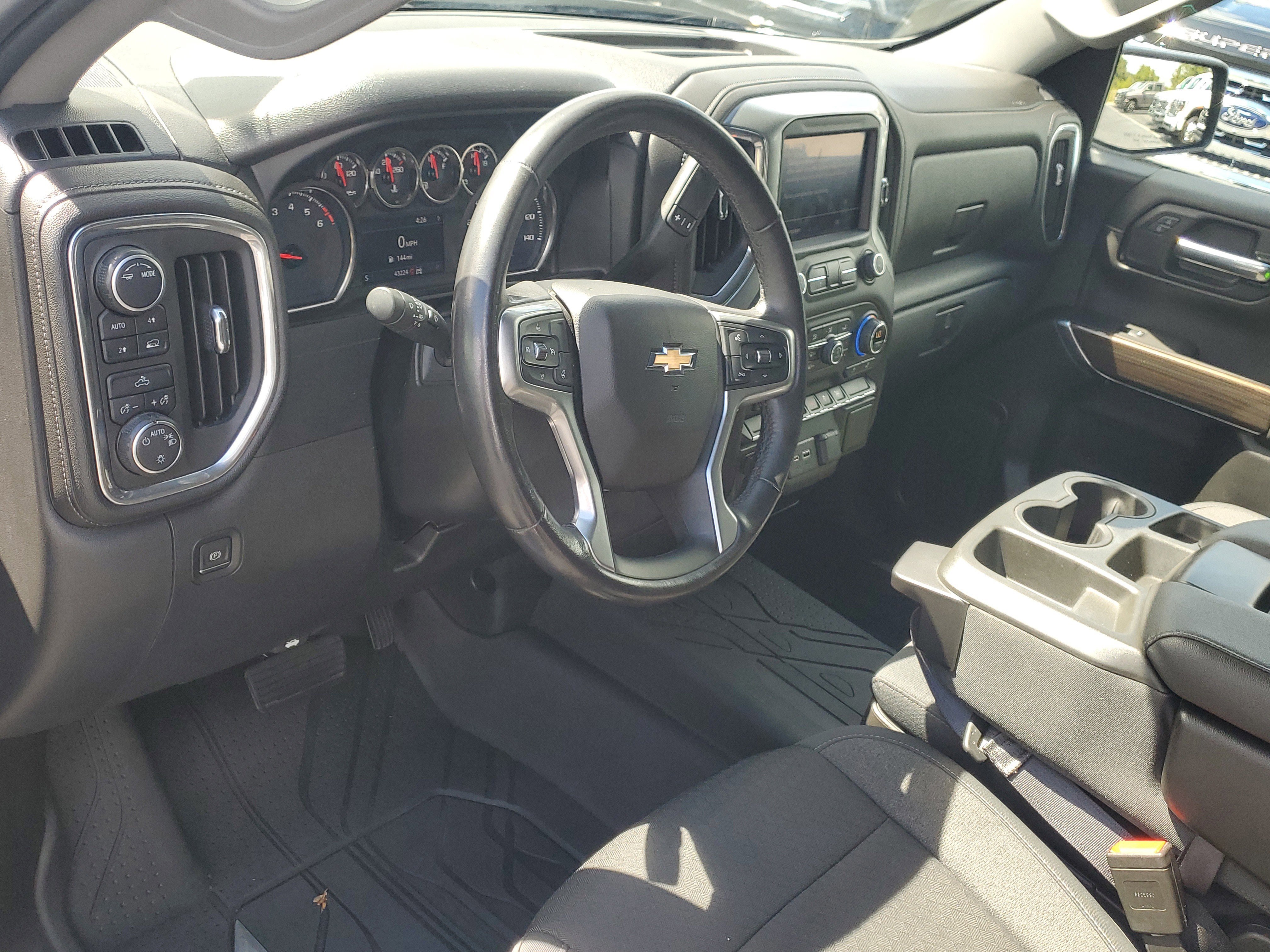 Used 2020 Chevrolet Silverado 1500 LT w/ All-Star Edition image 21