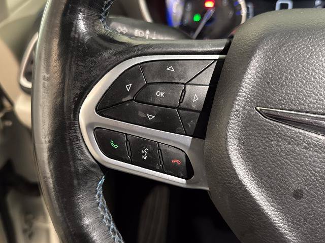 Used 2021 Chrysler Pacifica Touring-L FWD image 19