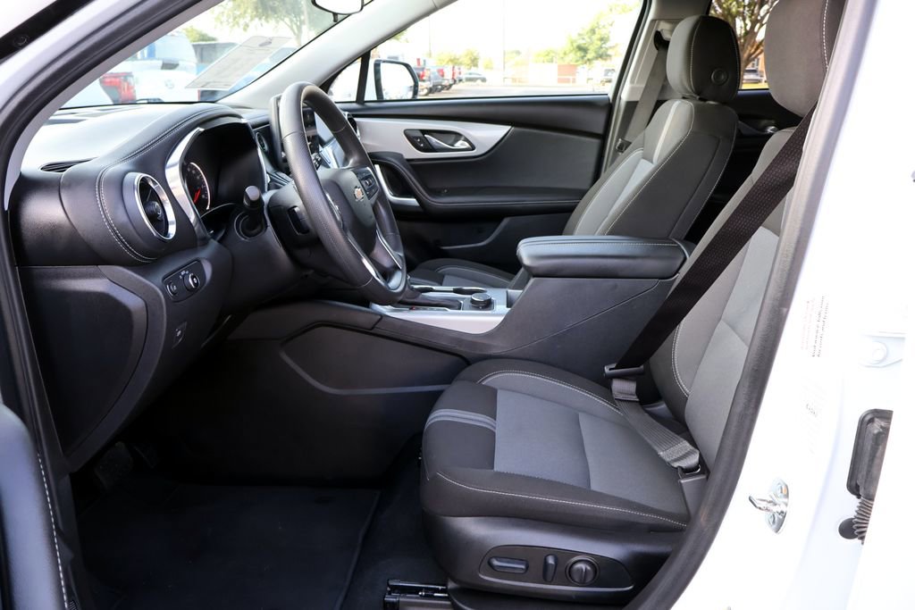 Used 2025 Chevrolet Blazer LT AWD/4WD image 29