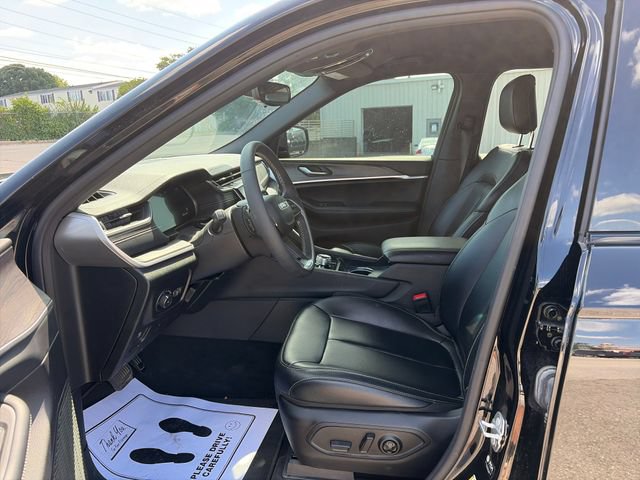 Used 2025 Jeep Grand Cherokee L Limited AWD/4WD image 9