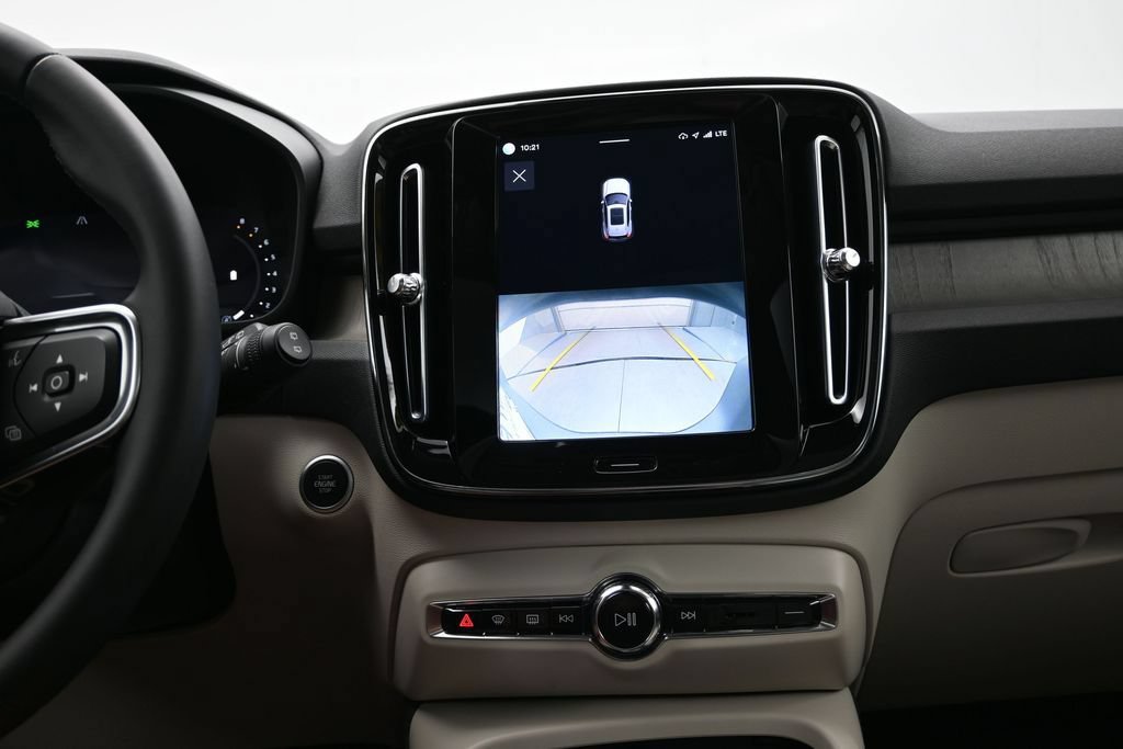 Used 2023 Volvo XC40 B4 Ultimate FWD image 19