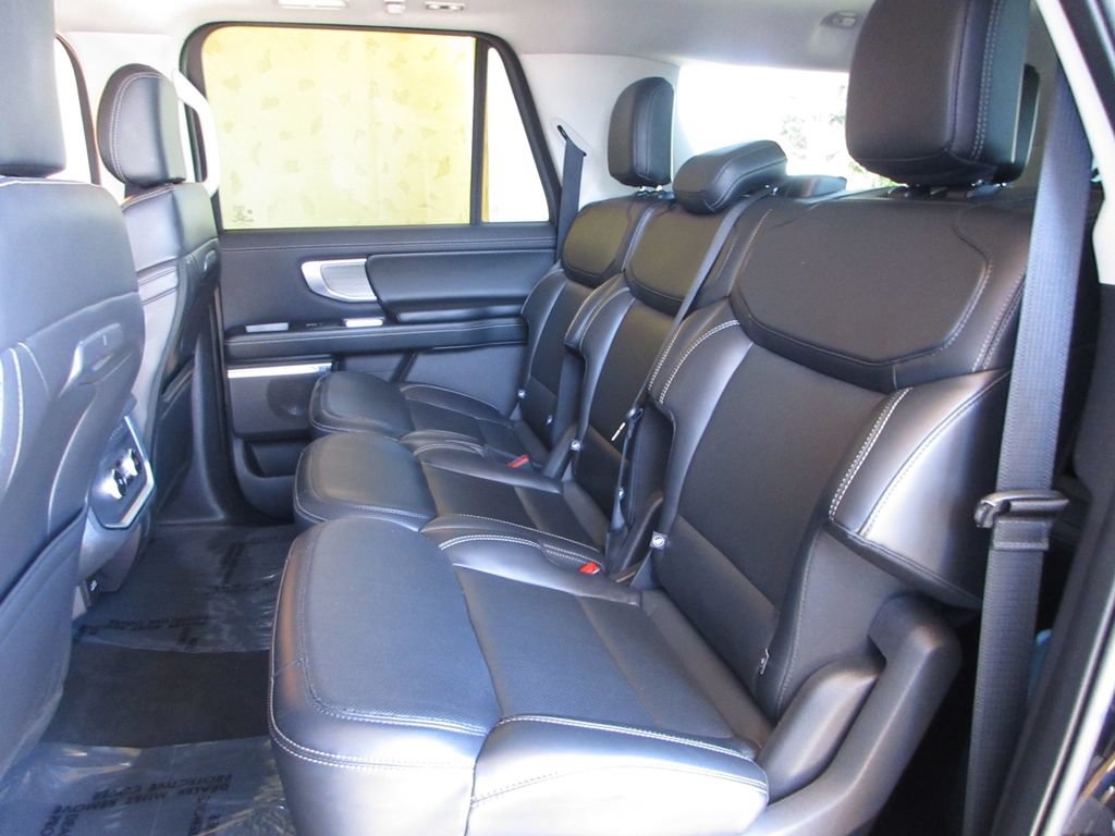 Certified 2025 Ford Expedition Max Platinum AWD/4WD image 23