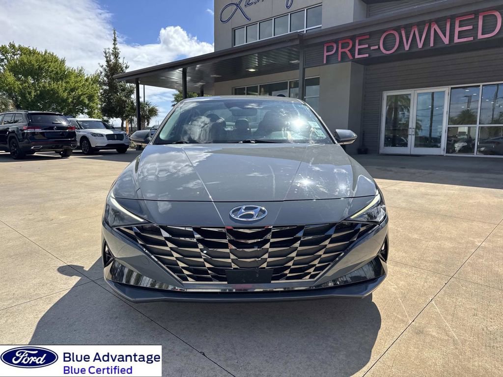Used 2022 Hyundai Elantra Limited image 4