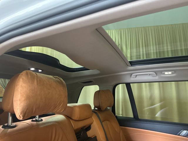 Used 2022 BMW X7 xDrive40i w/ Premium Package AWD/4WD image 39