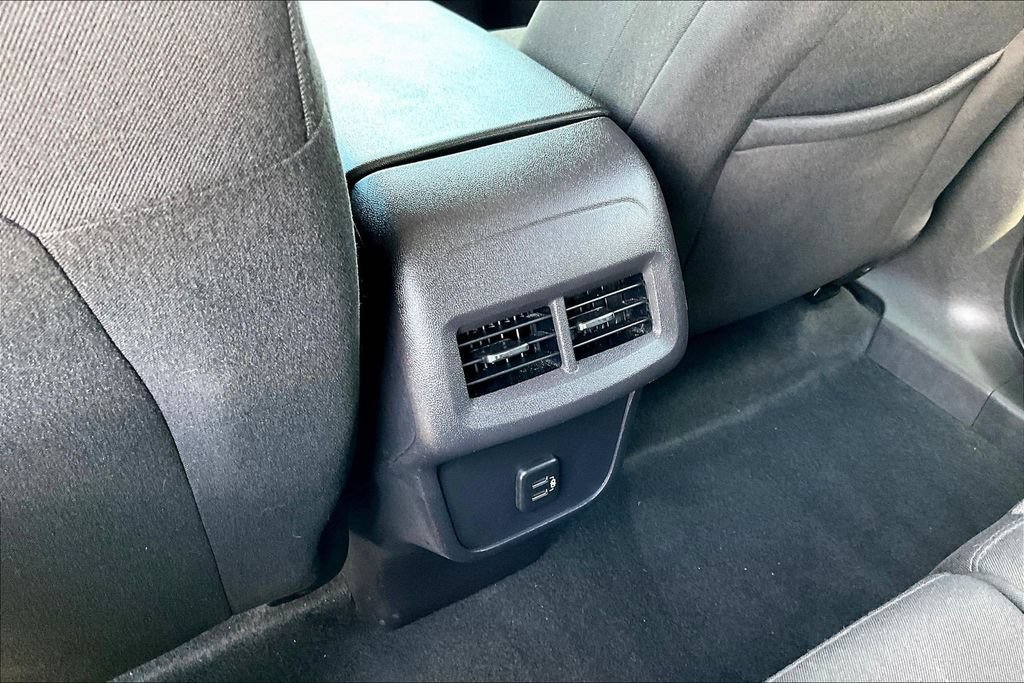 Used 2024 Chevrolet Equinox LT AWD/4WD image 12