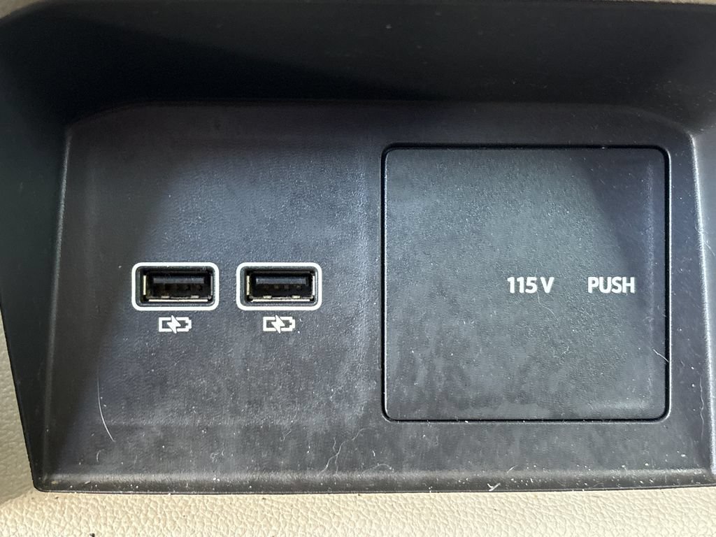 Used 2018 Volkswagen Atlas SEL AWD/4WD image 21