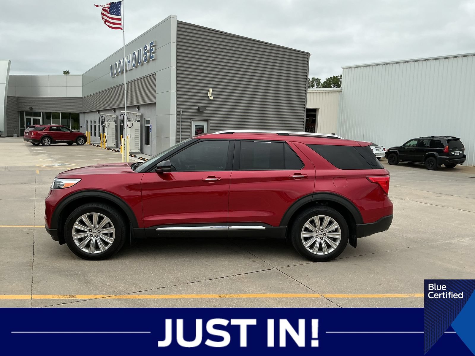 Certified 2022 Ford Explorer Limited w/ Equipment Group 301A AWD/4WD image 2