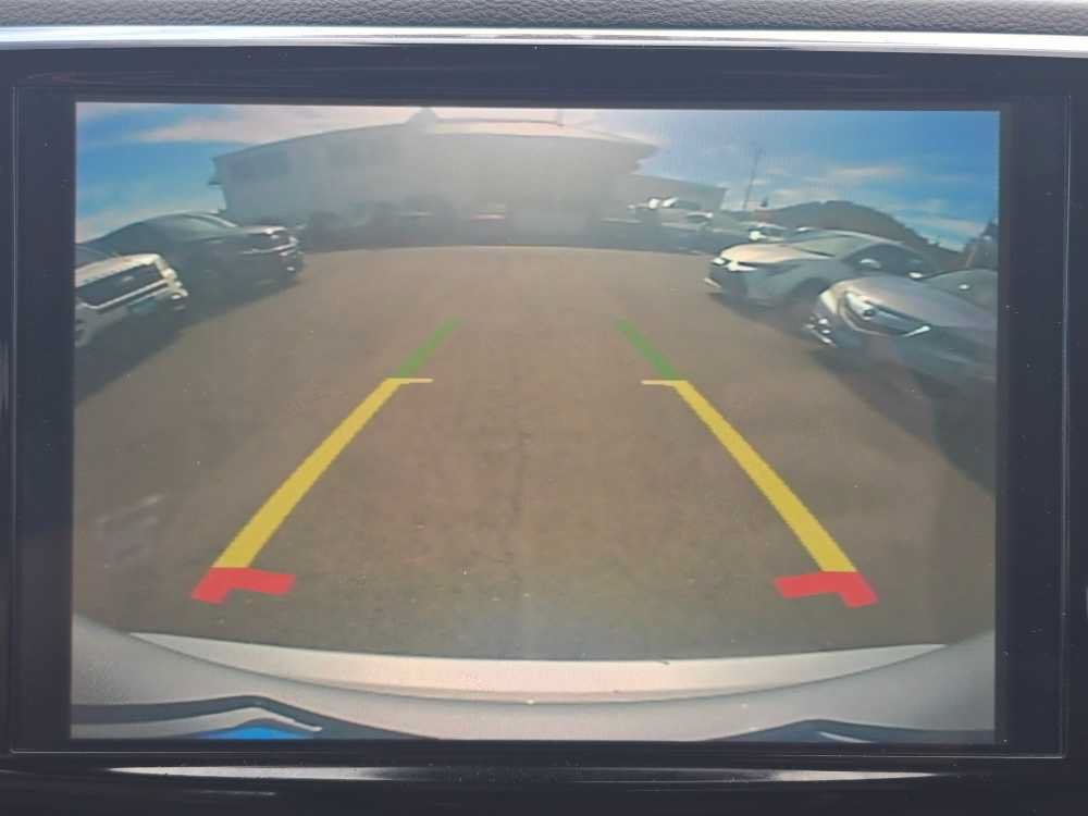 Used 2024 Chrysler Pacifica Touring-L FWD image 20