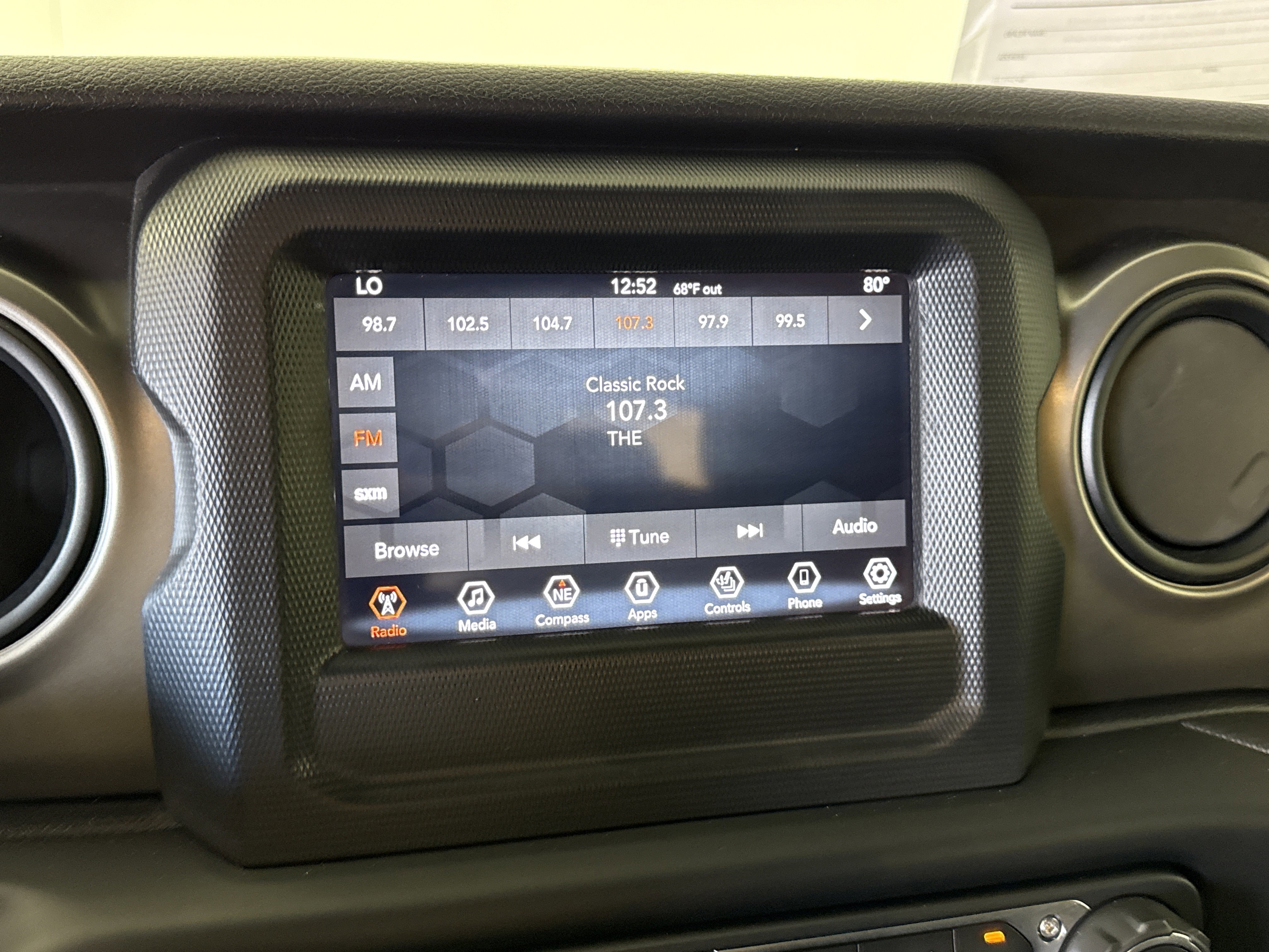 Used 2020 Jeep Gladiator Sport w/ Quick Order Package 24S image 19