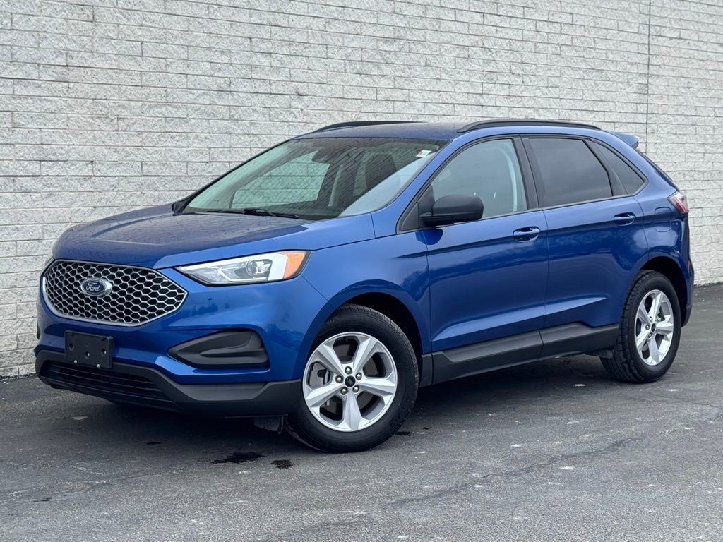Certified 2024 Ford Edge SE image 2