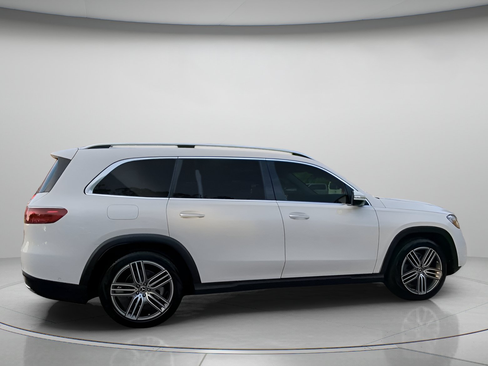 Used 2026 Mercedes-Benz GLS 450 4MATIC image 31