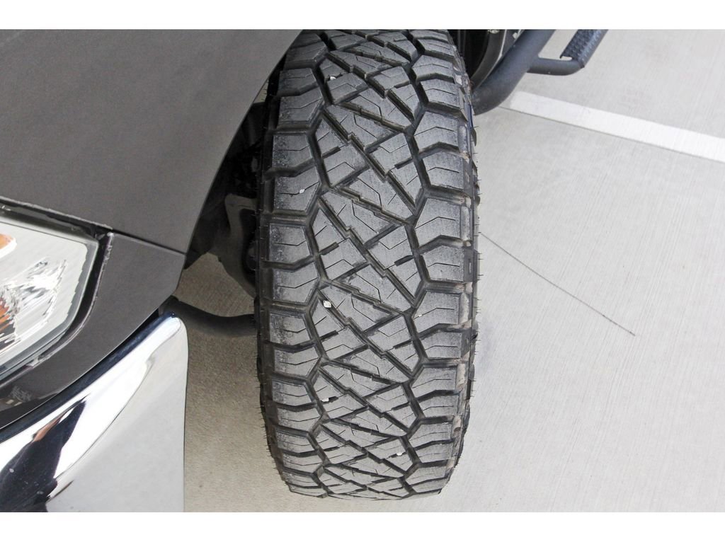 Used 2018 RAM 2500 Tradesman w/ Chrome Appearance Group image 30