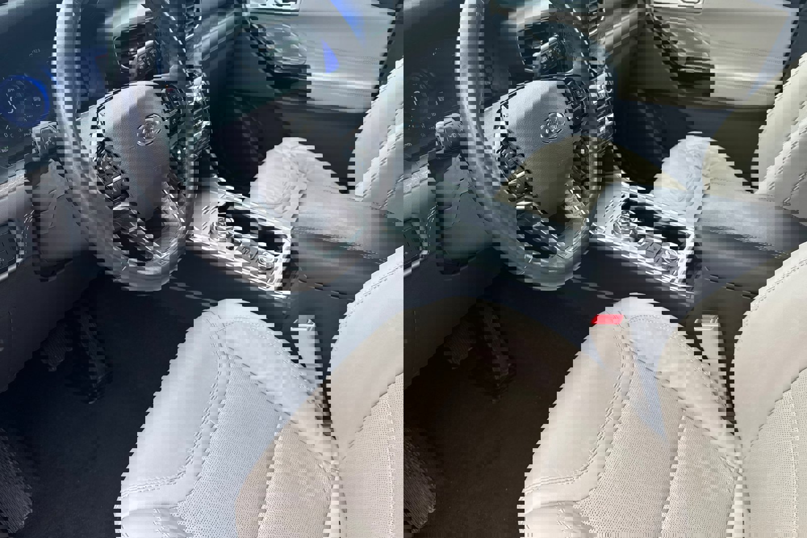 Certified 2022 Ford Explorer Platinum w/ Equipment Group 601A image 11