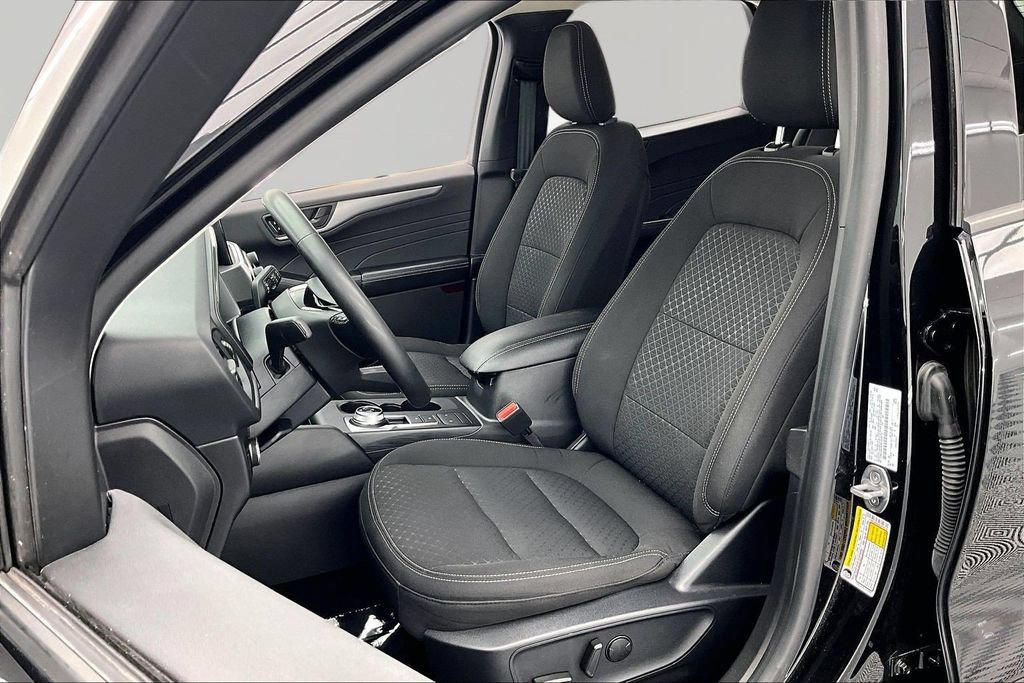 Certified 2024 Ford Escape Active w/ Cold Weather Package FWD image 25