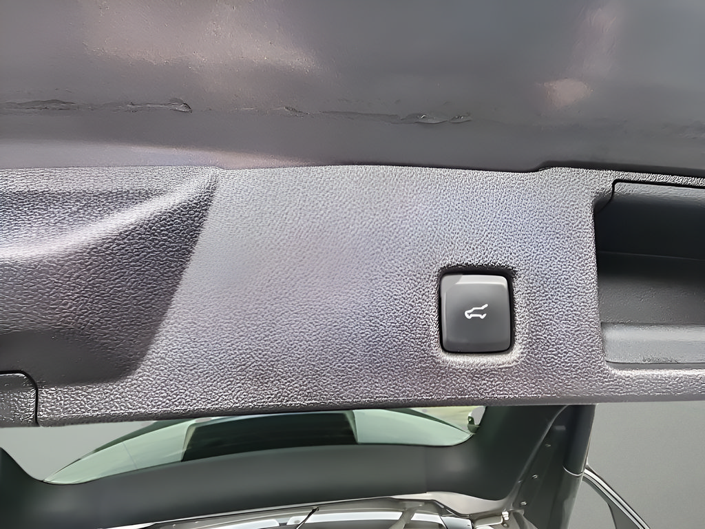 Certified 2025 Ford Escape ST-Line Select AWD/4WD image 12